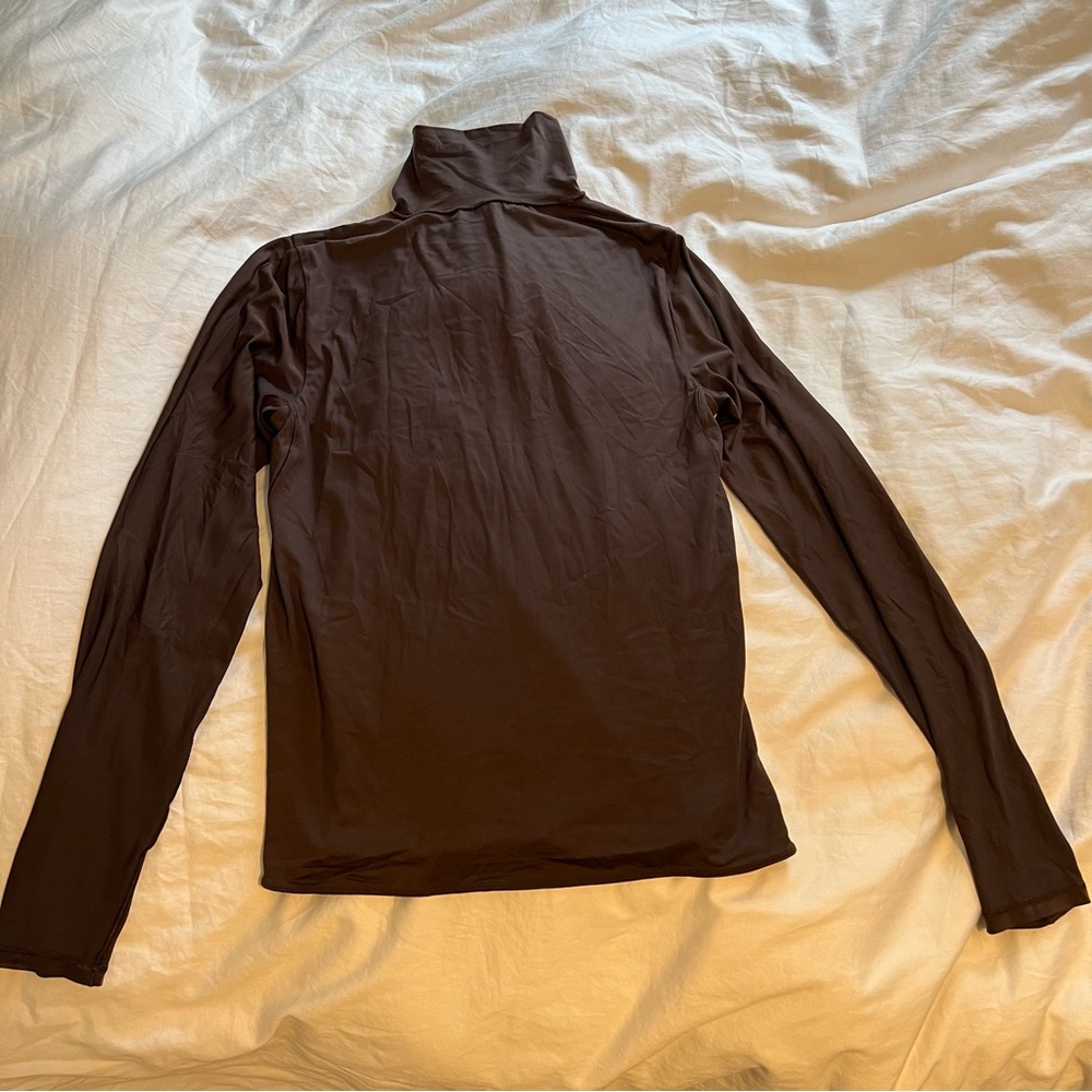 Lululemon Women’s Long-Sleeve Turtleneck Top – Brown